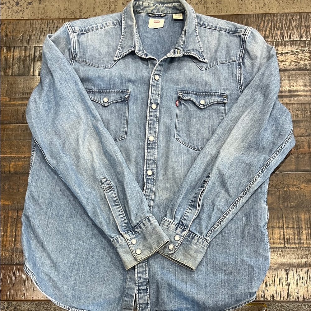 Levi's Light Blue Denim Western Button-Down Shirt Vintage Pearl buttons